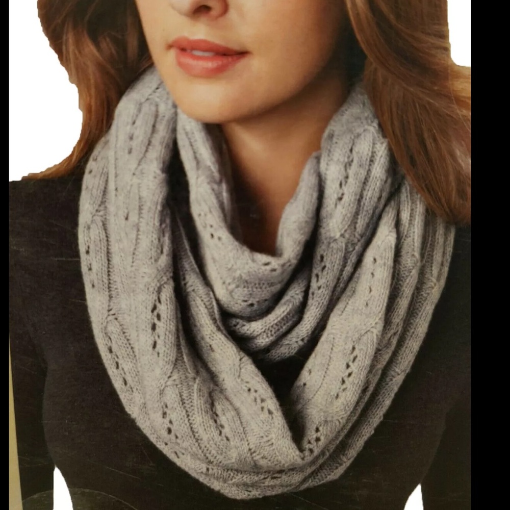 Celeste Gray Cable Knit Scarf